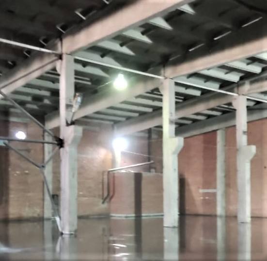 Топпинг Refloor®️ CT-S200 и силер Refloor®️ AC-S200 на складе сантехники Resan в Перми